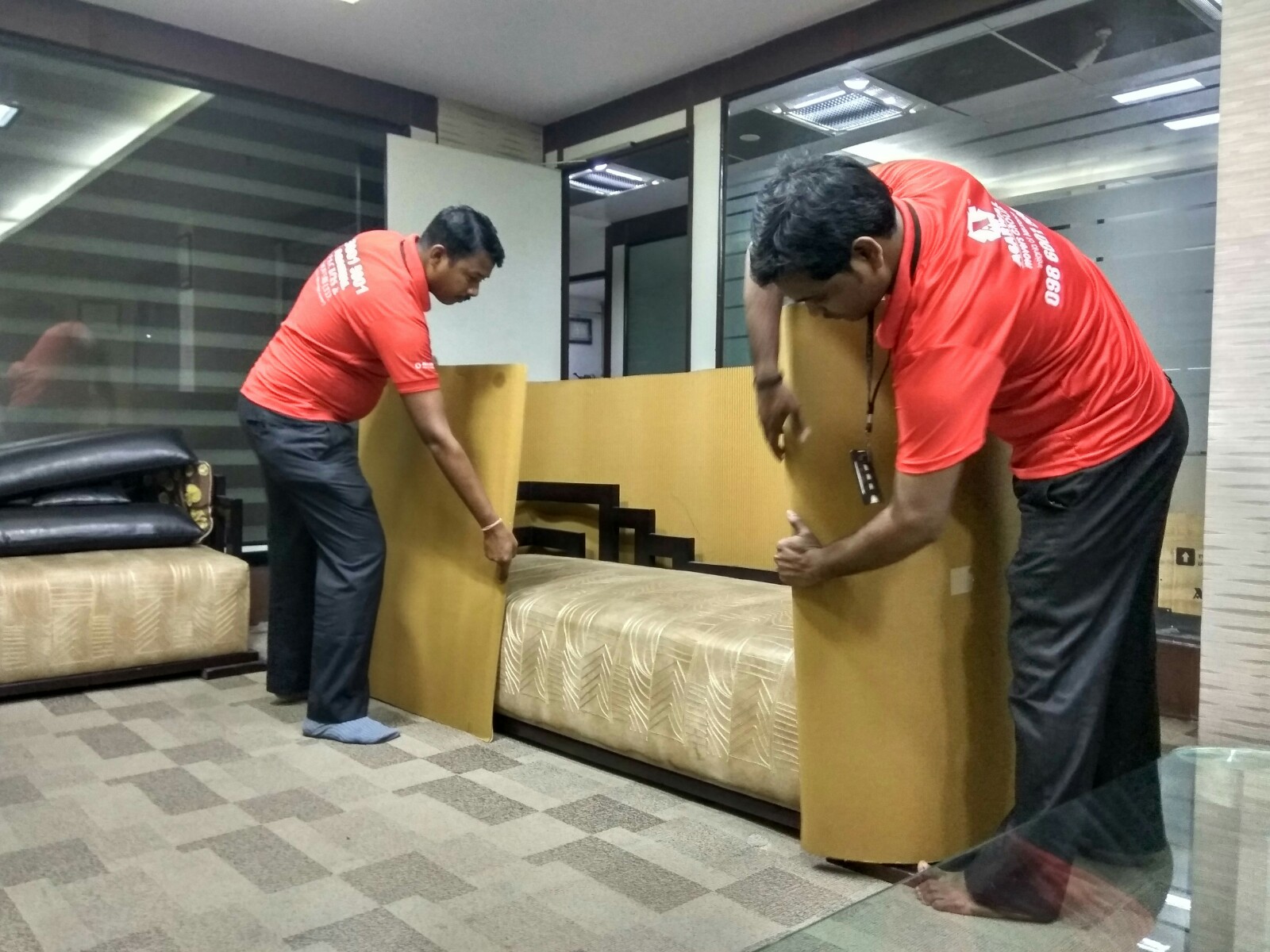 How Early Should You Book Packers and Movers Before Moving? 